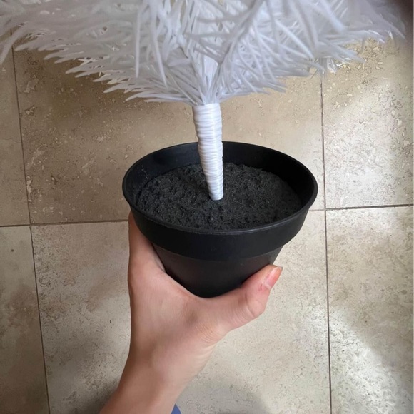 IKEA FEJKA WHITE CHRISTMAS MINI TREE Artificial Potted Plant 56 Cm BRAND NEW - Picture 6 of 8